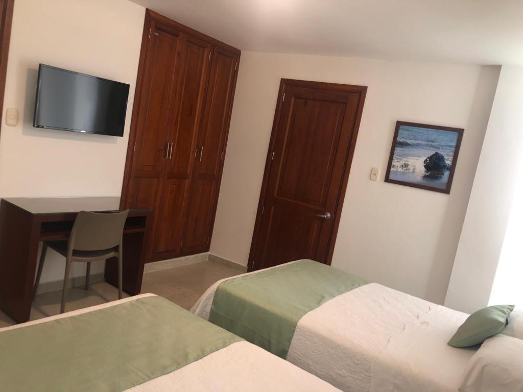 Colon Plaza Hotel Тумако Экстерьер фото